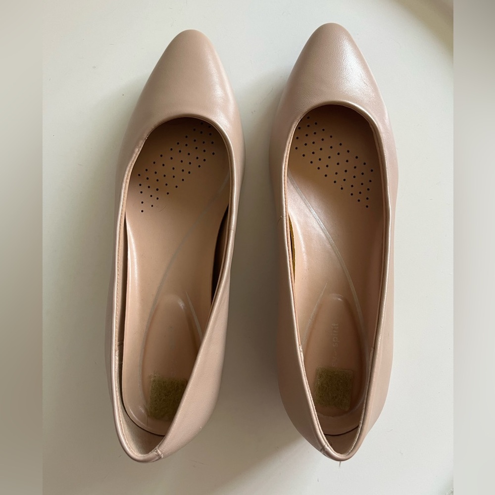 NEW Easy Spirit Caldise Leather Tan Low Heel Dress Shoes Size 8M